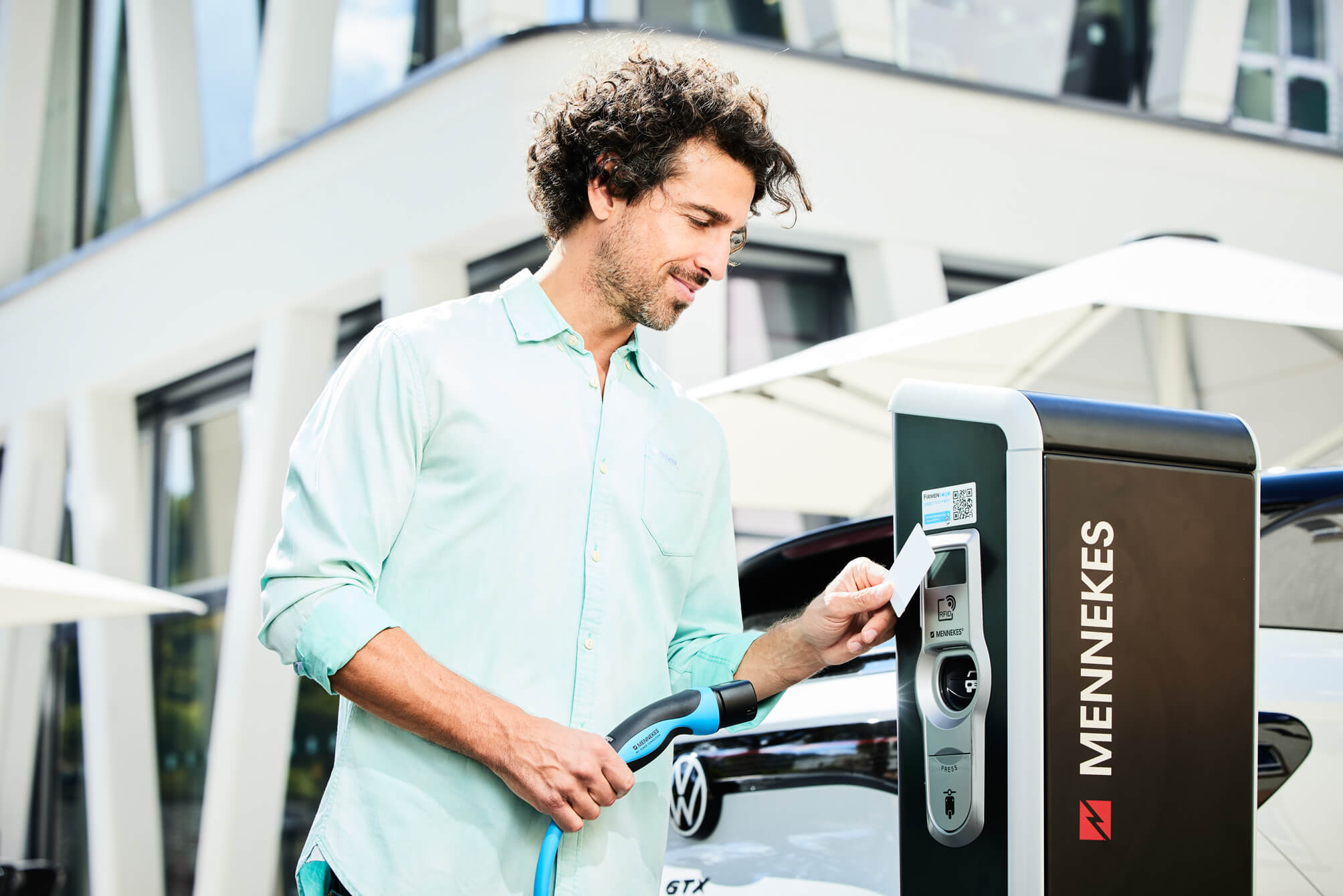 E-Autos (schnell)laden ohne Wallbox: Das sind deine Optionen