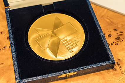 Goldene AUMA Medaille