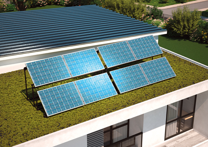 Solaranlage auf dem Dach eines Hauses