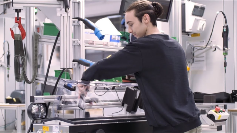 Arbeiten bei MENNEKES: Elektrofachkraft für eMobility