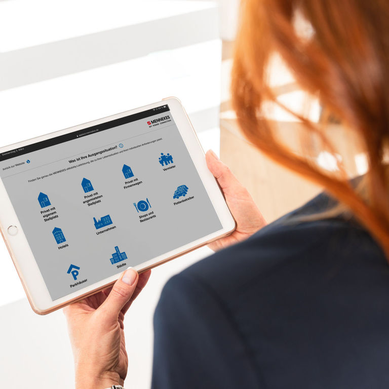 MENNEKES Wallbox Konfigurator auf dem Tablet