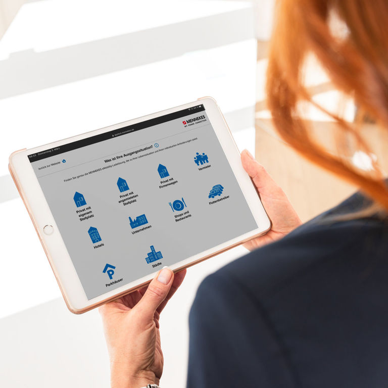 MENNEKES Wallbox Konfigurator auf dem Tablet