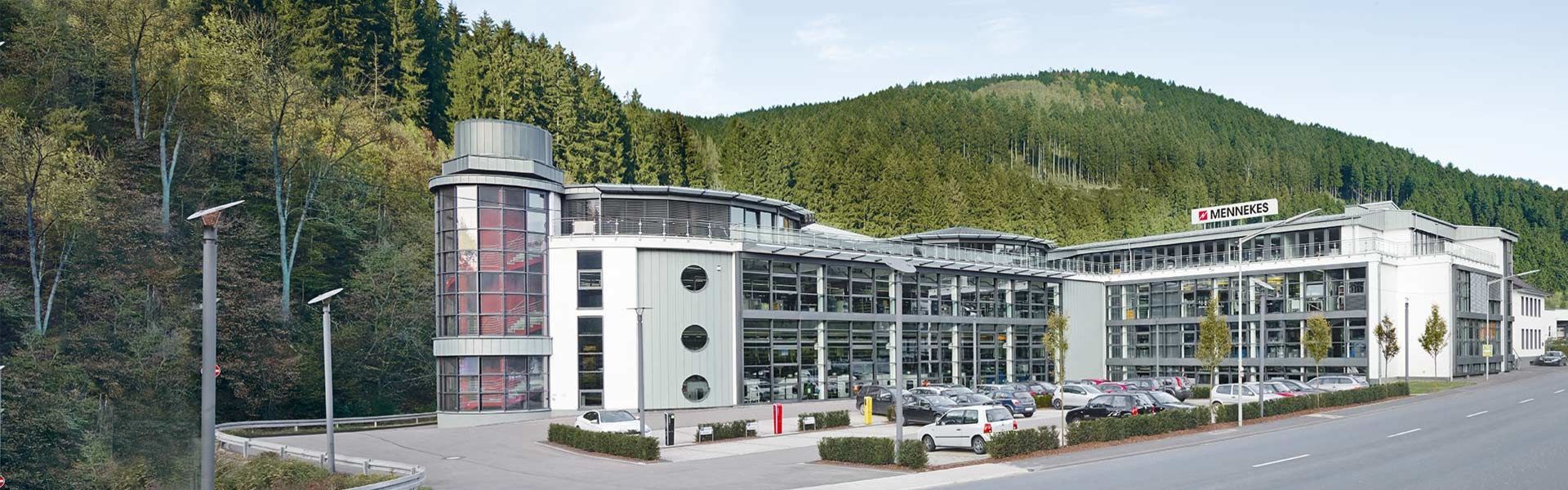 Firmengebäude der MENNEKES Elektrotechnik GmbH & Co. KG in Kirchhundem