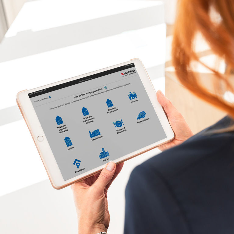 MENNEKES Wallbox Konfigurator auf dem Tablet