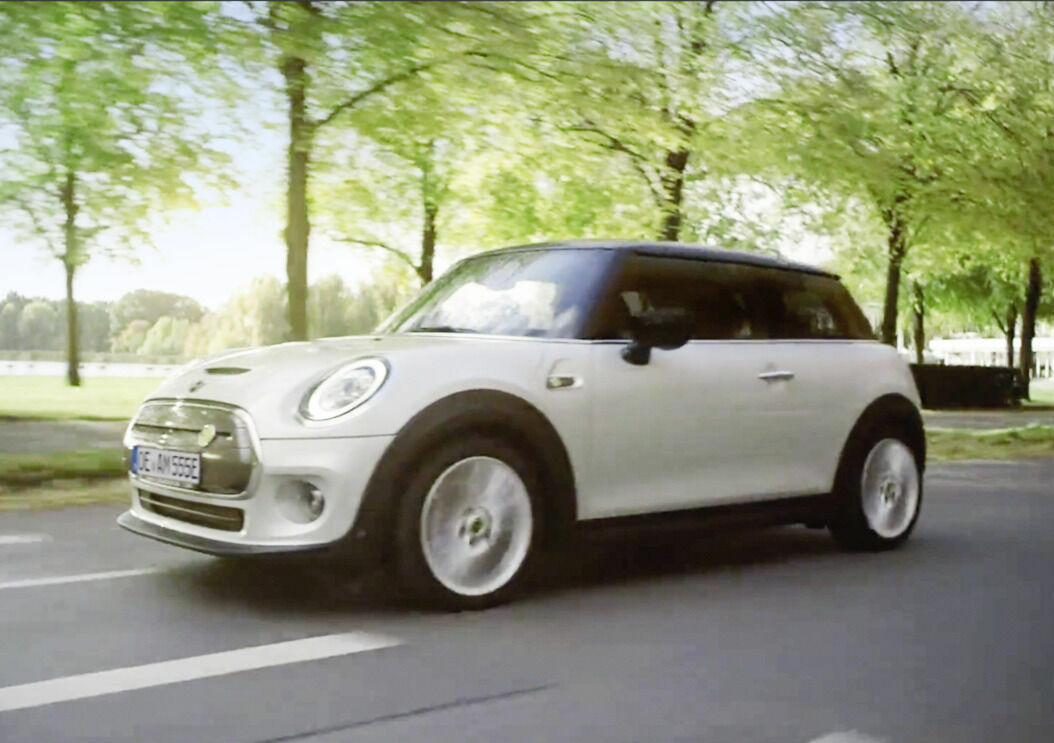 E-Auto laden (Anleitung): Stecker/Bezahlen